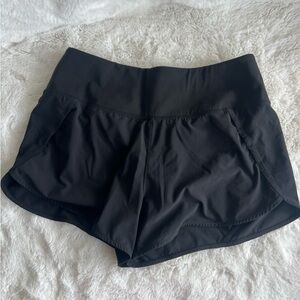 Aritzia TNAction running shorts